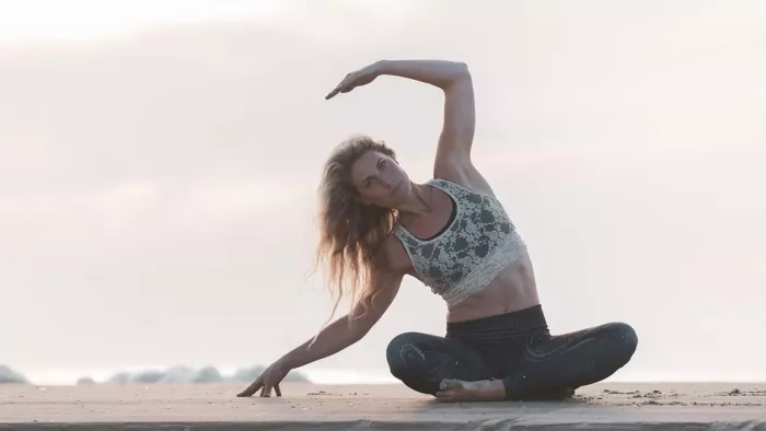 Zittende flow voor nek en schouders